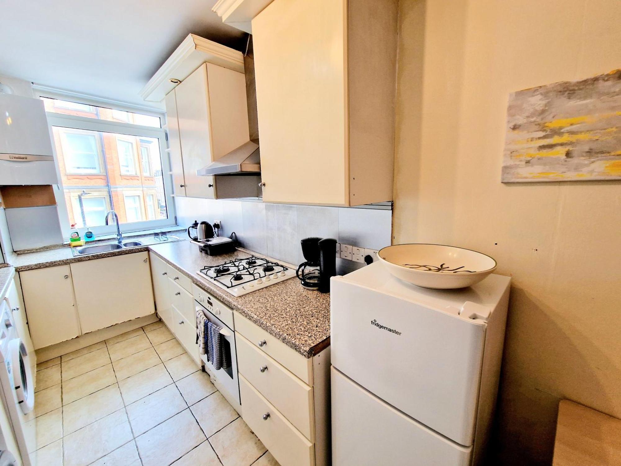Bright & Spacious Home In Building With Lift, Right Next To Bayswater Station - Walk To Kensington Palace, Hyde Park, Little Venice & Notting Hill London Exterior foto