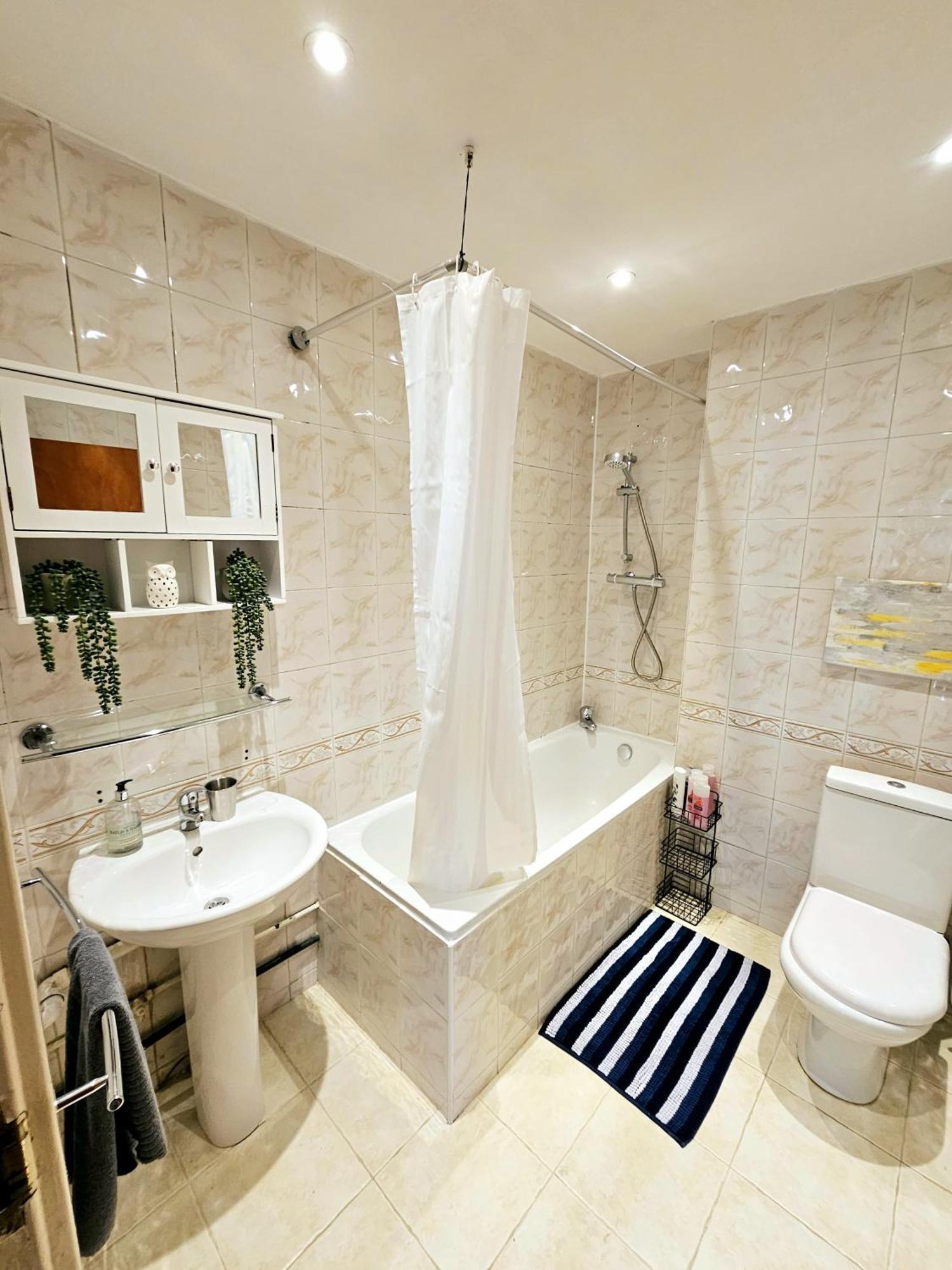 Bright & Spacious Home In Building With Lift, Right Next To Bayswater Station - Walk To Kensington Palace, Hyde Park, Little Venice & Notting Hill London Exterior foto