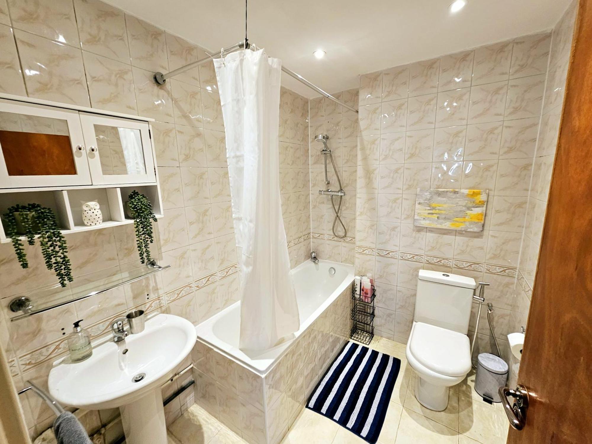 Bright & Spacious Home In Building With Lift, Right Next To Bayswater Station - Walk To Kensington Palace, Hyde Park, Little Venice & Notting Hill London Exterior foto